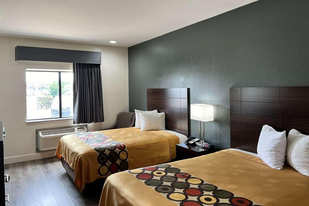 Hotel Econo I-10 South