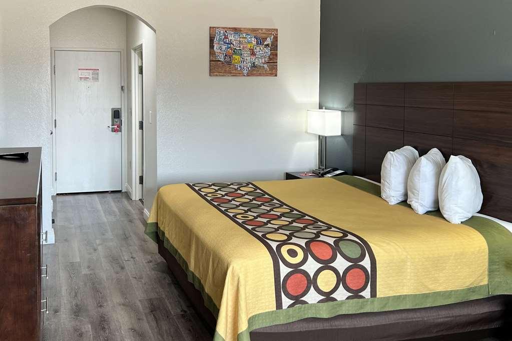 Hotel Econo I-10 South *